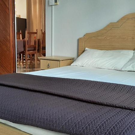 Ground Floor Lovely Two Bedrooms Apartment Flic en Flac Bagian luar foto